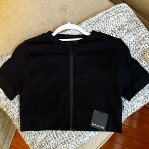NWT Set Active Zip Front Top